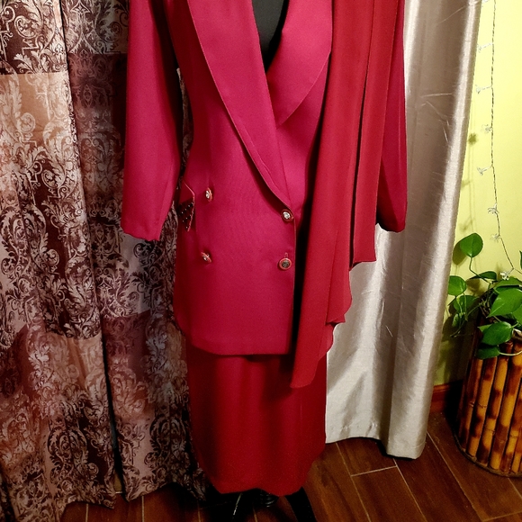 DOLCE Vintage Suit - Picture 2 of 5